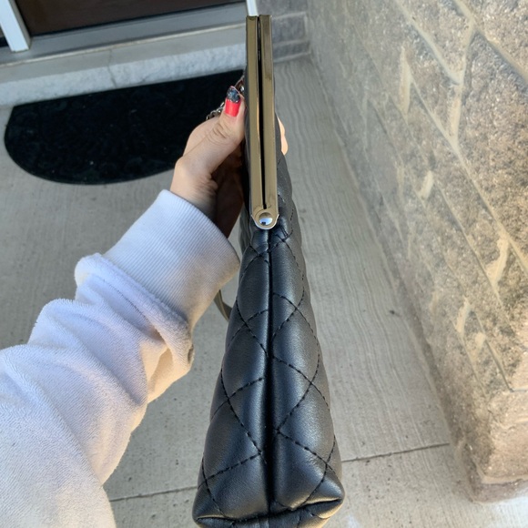 NEWLOOK Black Quilted Faux Leather Medium Shoulder Bag Clutch Purse LIKE NEW - Picture 6 of 16